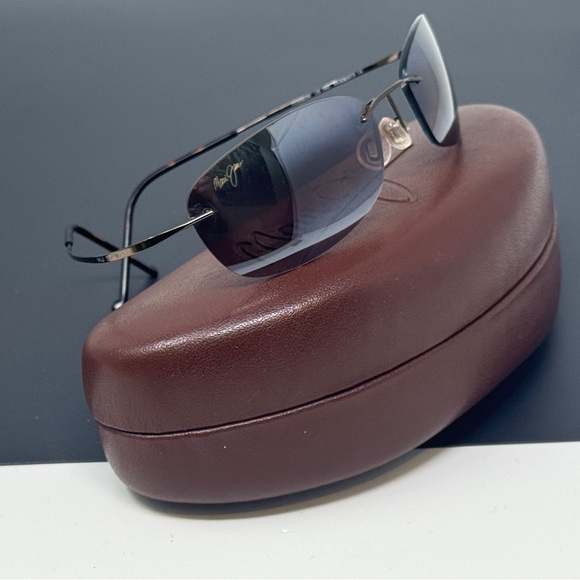 Maui Jim Wailea MJ 503 23 - Titanium Flex . Japan Polarized Excellent Condition